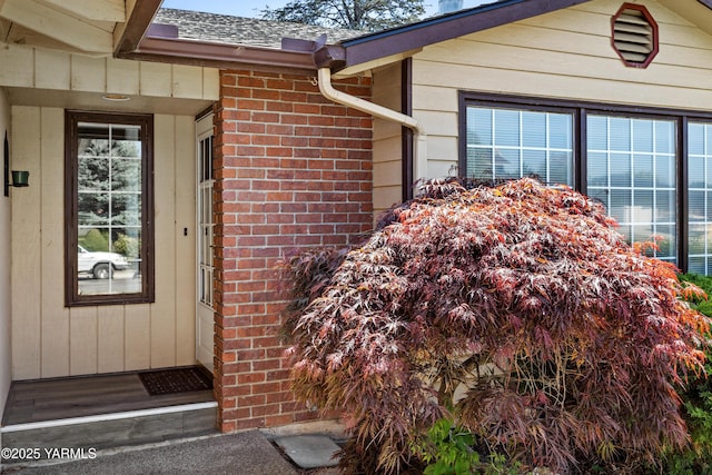 5502 Bristol Way, Yakima, WA 98908 - entrance to property featuring brick siding and a shingled roof