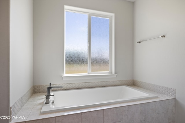 172004 NW Dogwood Rd, Prosser, WA 99350 - bathroom featuring a garden tub