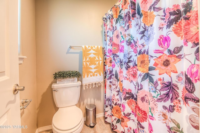310 S 12th St, Selah, WA 98942 - full bathroom with toilet and a shower with shower curtain