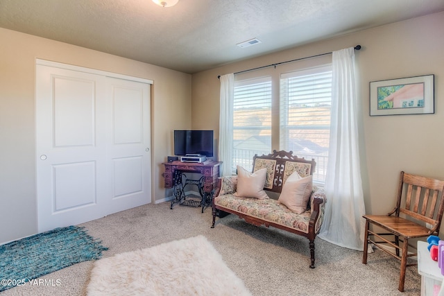 310 S 12th St, Selah, WA 98942 - living area featuring carpet floors