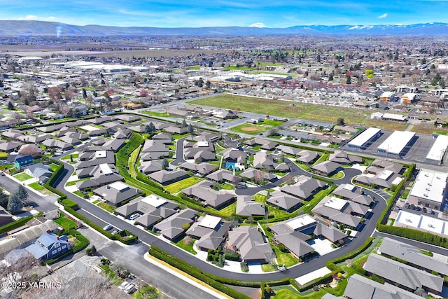 101 N 48th Ave Unit 31A, Yakima, WA 98908 - view of property location featuring a mountainous background and nearby suburban area