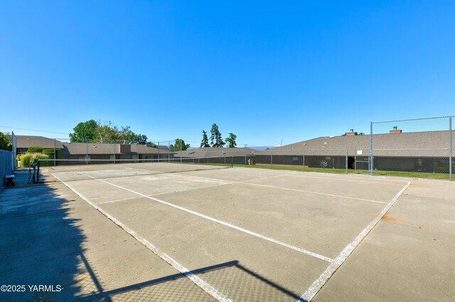 101 N 48th Ave Unit 31A, Yakima, WA 98908 - view of tennis court