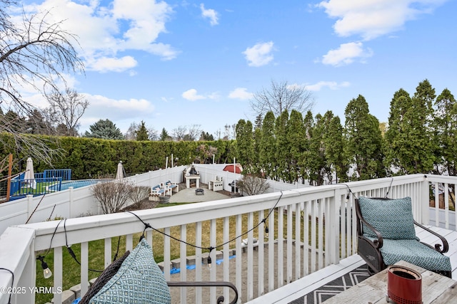 4704 W Prasch Ave, Yakima, WA 98908 - deck with fence