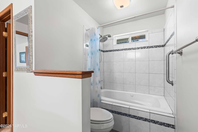516 N Elm St, Toppenish, WA 98948 - bathroom featuring tiled shower / bath and toilet