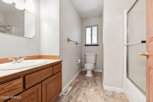 3204 Clinton Way, Yakima, WA 98902 - full bath with vanity and shower / bath combination with glass door
