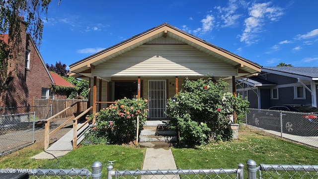 807 S 11th Ave, Yakima, WA 98908 - view of front of home featuring covered porch
