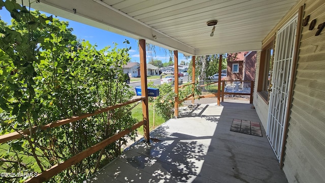 807 S 11th Ave, Yakima, WA 98908 - view of porch