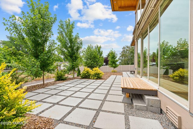 8 N 96th Ave, Yakima, WA 98908 - view of patio