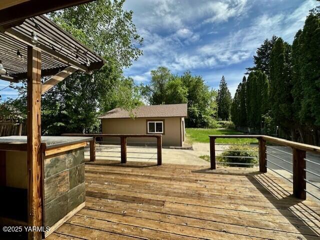 1115 S 20th Ave `, Unit Yakima, WA 98902 - wooden terrace with an outbuilding