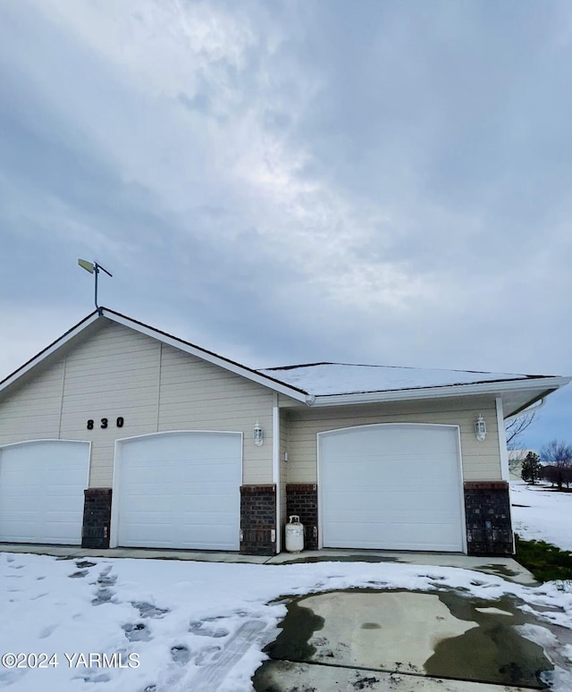 view of front of property with brick siding