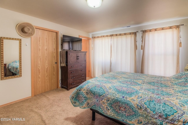 617 Westwind Dr, Zillah, WA 98953 - carpeted bedroom with visible vents