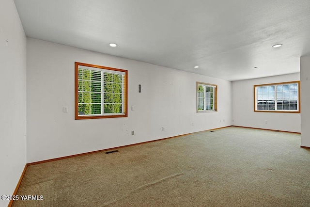7905 Englewood Ave, Yakima, WA 98908 - unfurnished room with carpet flooring, baseboards, and recessed lighting