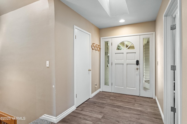 118 Glen Dr, Zillah, WA 98953 - foyer entrance with wood finished floors and recessed lighting