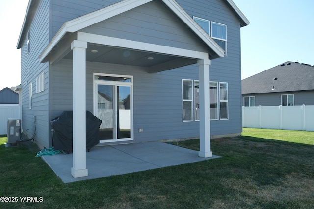 2206 Porter Loop, Yakima, WA 98901 - rear view of house featuring a patio