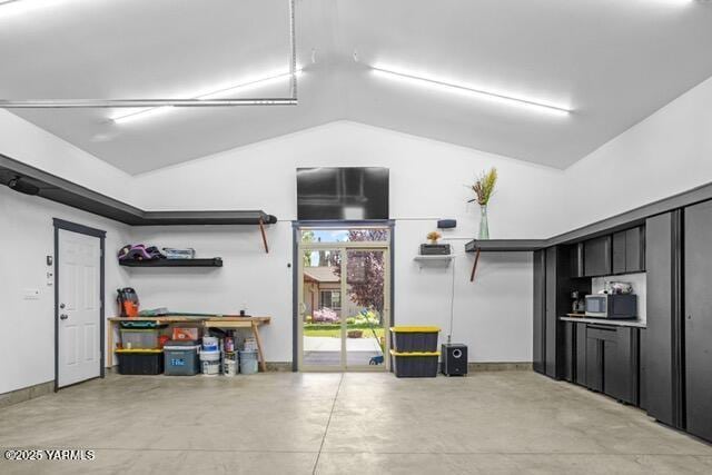 1319 S 15th Ave, Yakima, WA 98902 - view of garage