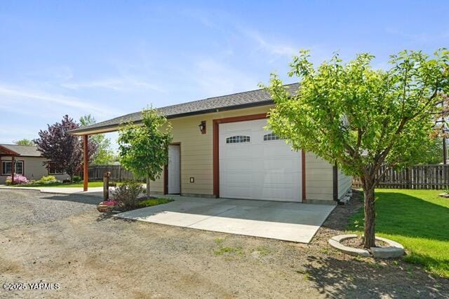 1319 S 15th Ave, Yakima, WA 98902 - view of front of home with dirt driveway and an outdoor structure
