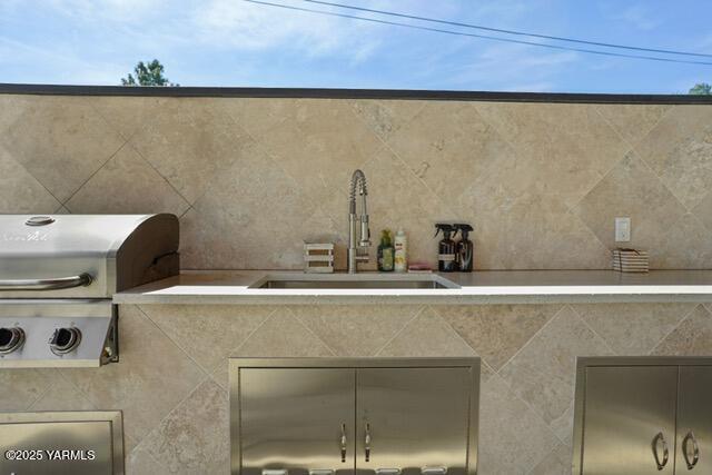 1319 S 15th Ave, Yakima, WA 98902 - view of patio with a sink
