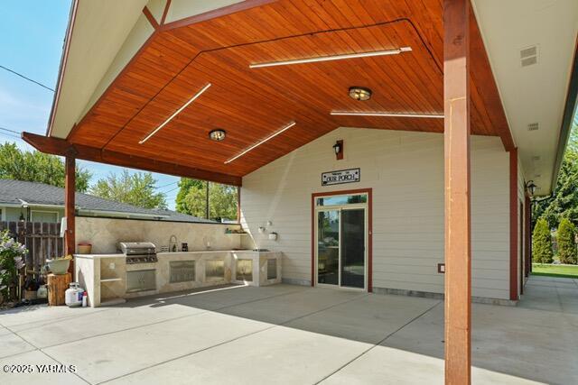 1319 S 15th Ave, Yakima, WA 98902 - view of patio / terrace