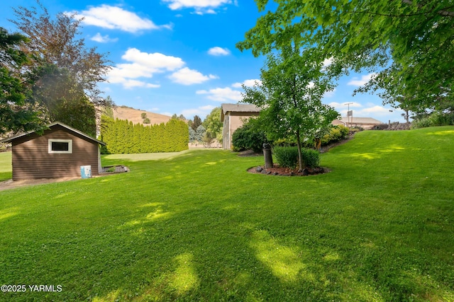 1531 Old Stage Way, Yakima, WA 98908 - view of grassy yard featuring an outbuilding
