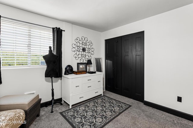 1355 Cook Rd, Yakima, WA 98908 - living area with carpet