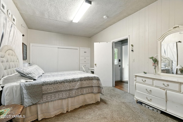 2810 Butterfield Rd, Yakima, WA 98901 - carpeted bedroom with a textured ceiling, lofted ceiling, and a closet
