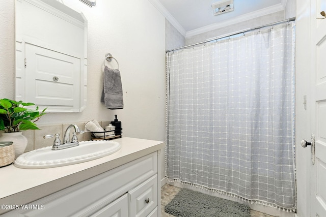2810 Butterfield Rd, Yakima, WA 98901 - full bathroom with vanity, crown molding, and a shower with curtain