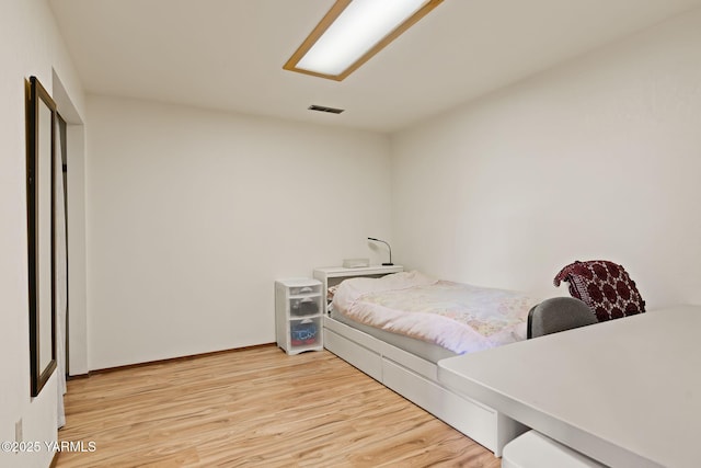 10800 Zier Rd, Yakima, WA 98908 - bedroom featuring light wood-style flooring and baseboards