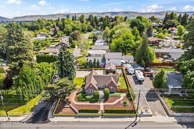 2102 Tieton Dr, Yakima, WA 98902 - aerial view of residential area featuring mountains and property boundaries highlighted