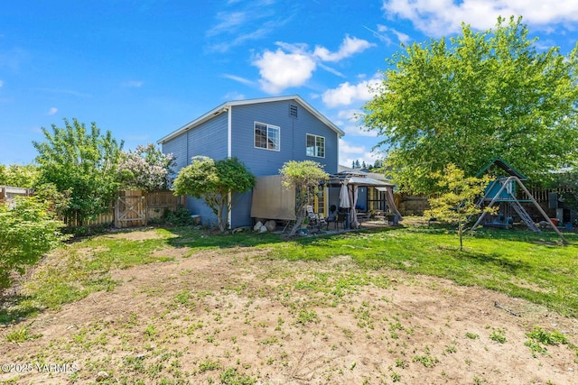 7501 Glacier Way, Yakima, WA 98908 - rear view of house with fence