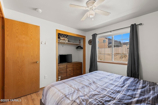 7501 Glacier Way, Yakima, WA 98908 - bedroom featuring wood finished floors, a closet, and a ceiling fan