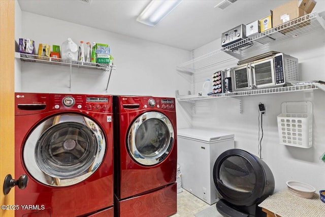 3501 S 40th Ave, Yakima, WA 98903 - clothes washing area with independent washer and dryer