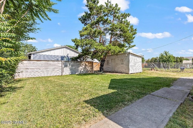 1713 S 10th Ave, Yakima, WA 98902 - view of yard with a shed