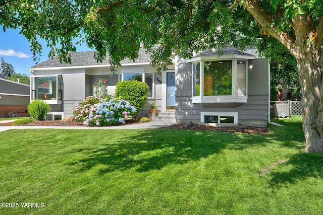 702 S 31st Ave, Yakima, WA 98902 - view of front facade with entry steps and roof with shingles