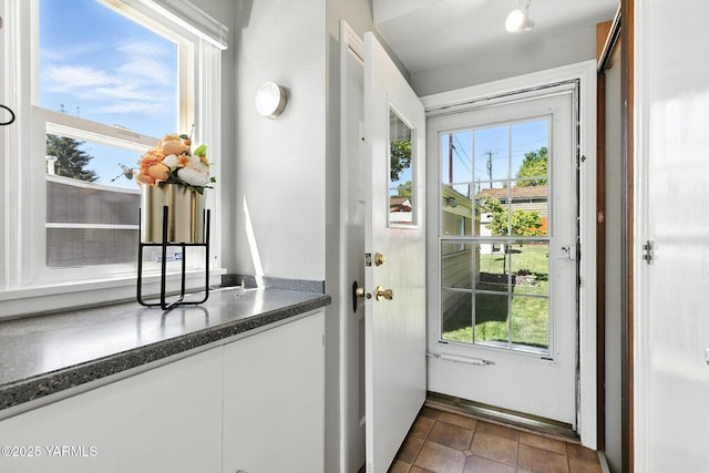 702 S 31st Ave, Yakima, WA 98902 - doorway with dark tile patterned flooring