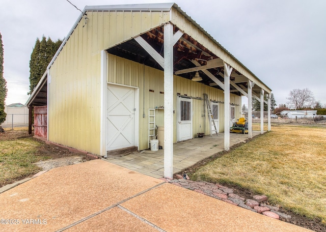 view of outbuilding with an exterior structure and an outdoor structure