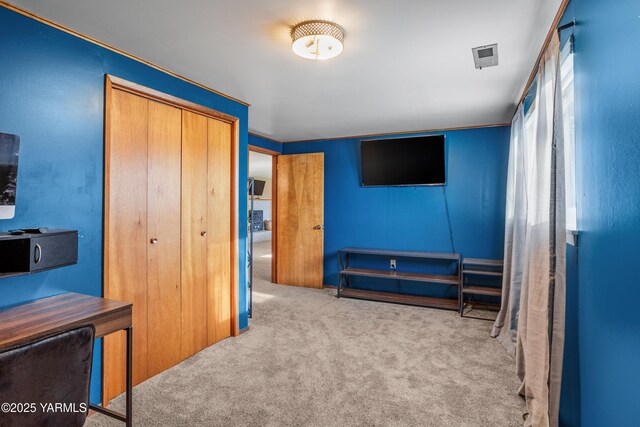 607 N 53rd Ave, Yakima, WA 98908 - carpeted bedroom with a closet