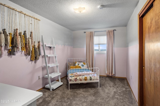 607 N 53rd Ave, Yakima, WA 98908 - carpeted bedroom featuring a textured ceiling
