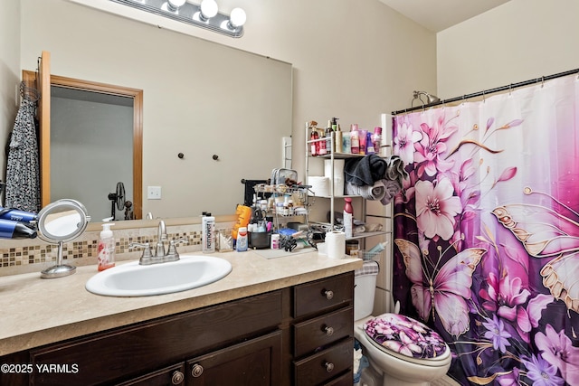 3103 Swan Ave, Yakima, WA 98902 - full bath with toilet, vanity, decorative backsplash, and a shower with shower curtain