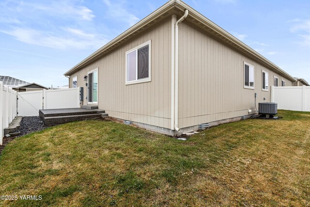 3103 Swan Ave, Yakima, WA 98902 - view of property exterior featuring cooling unit and a gate