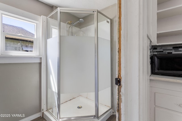 204 S 8th St, Yakima, WA 98901 - bathroom featuring a shower stall