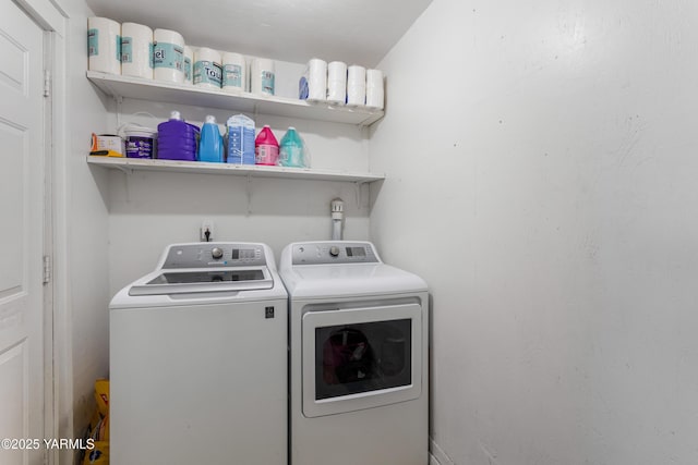 204 S 8th St, Yakima, WA 98901 - laundry area with washing machine and dryer
