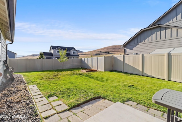 5301 Sage Way, Yakima, WA 98901 - fenced backyard with a mountain view