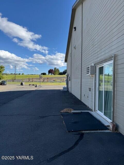 11705 Wide Hollow Rd, Yakima, WA 98908 - view of car parking