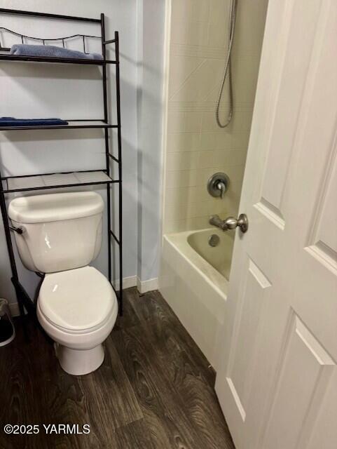11705 Wide Hollow Rd, Yakima, WA 98908 - garage featuring a heating unit