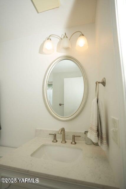6504 Terry Ave, Yakima, WA 98908 - bathroom with vanity