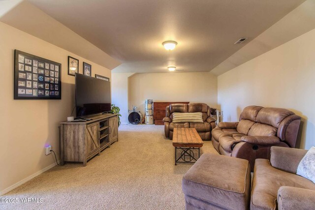 11300 Flintstone Rd, Yakima, WA 98908 - living area with light carpet and vaulted ceiling