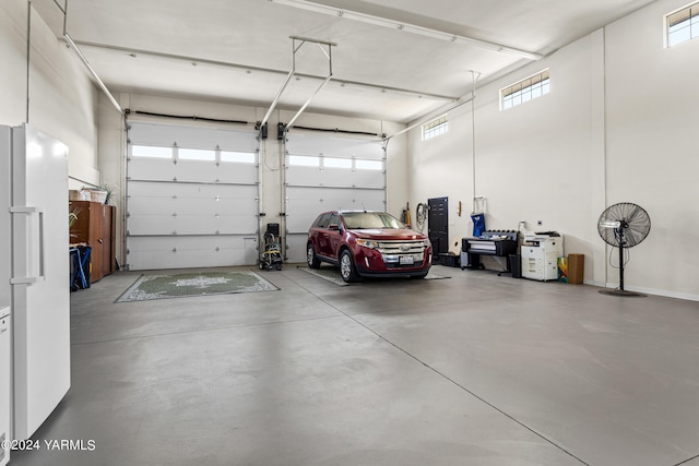 garage featuring freestanding refrigerator