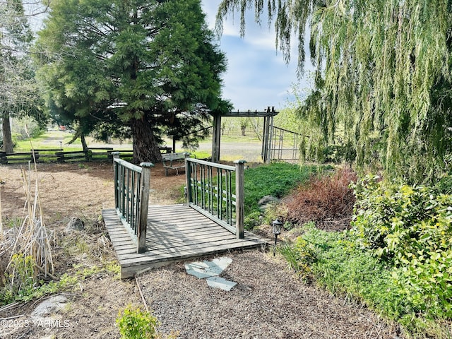 1465 Cook Rd, Yakima, WA 98908 - view of community featuring fence