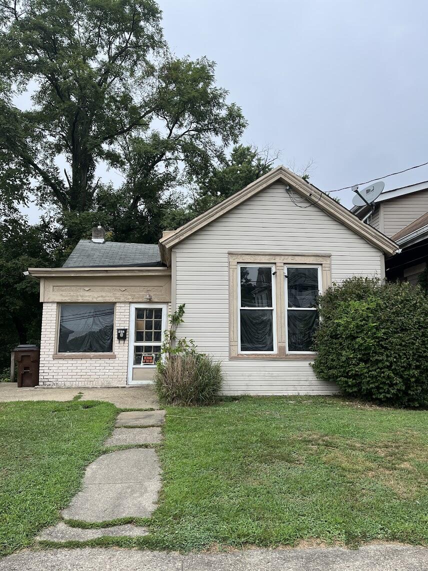 132 W Walnut St, Southgate, KY 41071