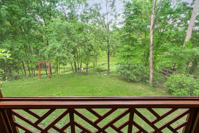 8104 Harms Hill Dr, Florence, KY 41042 - view of grassy yard